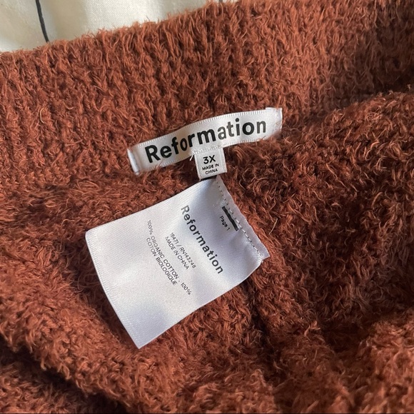 Reformation Isle Two Piece Set in Cinnamon - 3XL - Picture 7 of 7